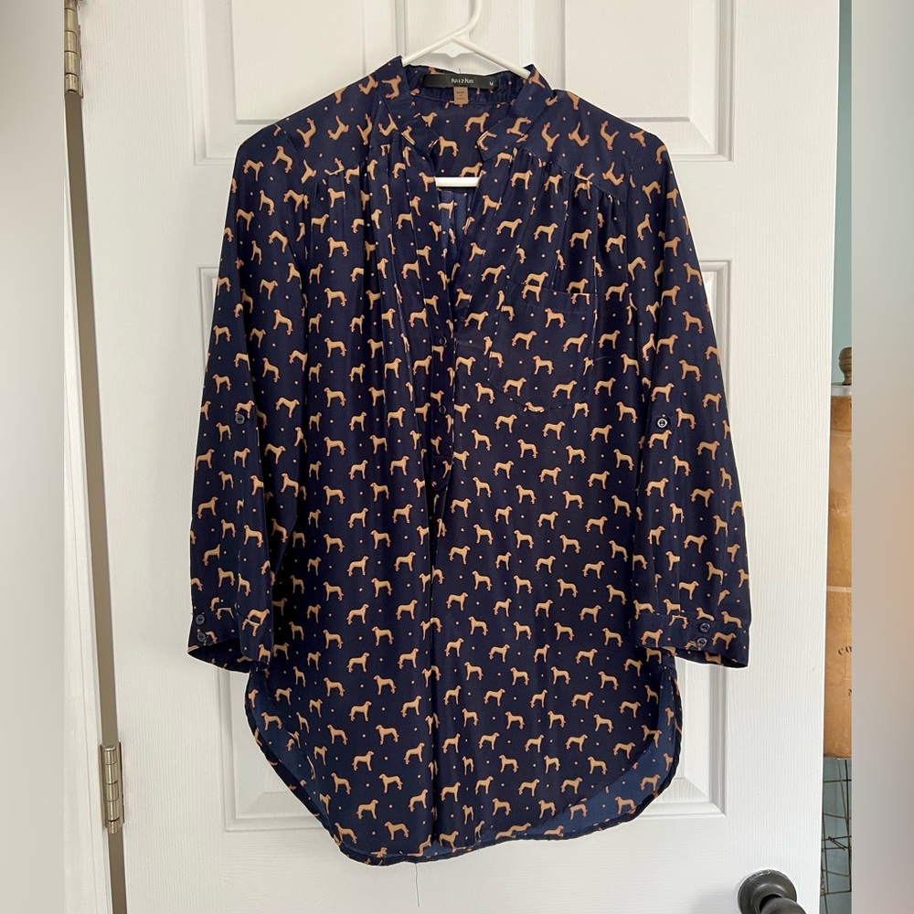 Cute dog tunic style shirt. Size M